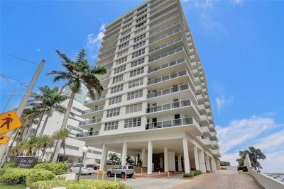 1223 - 3725 S Ocean Dr, Condo with 1 bedrooms, 1 bathrooms and null parking in Hollywood FL | Image 2