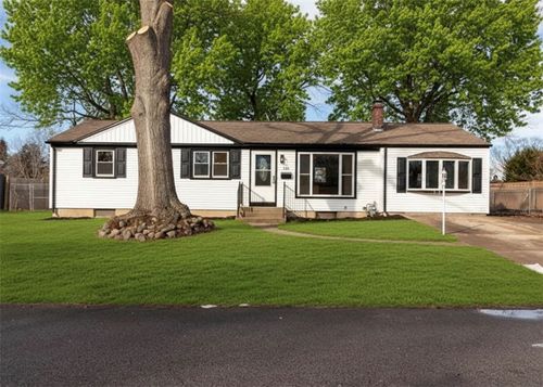 105 Hornet Rd, North Kingstown, RI, 02852-2105 | Card Image