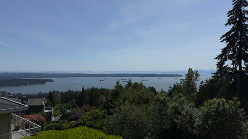 1474 Bramwell Rd, West Vancouver, BC, V7S2N9 | Card Image