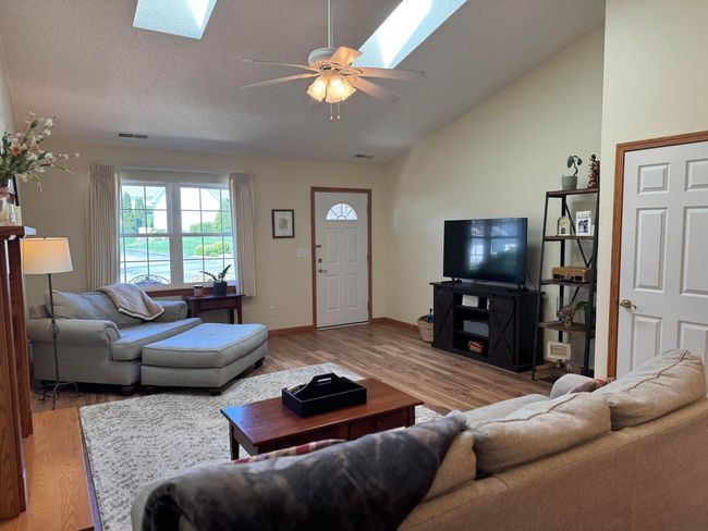 81 Fairway Dr, Condo with 2 bedrooms, 2 bathrooms and null parking in Mount Vernon OH | Image 6