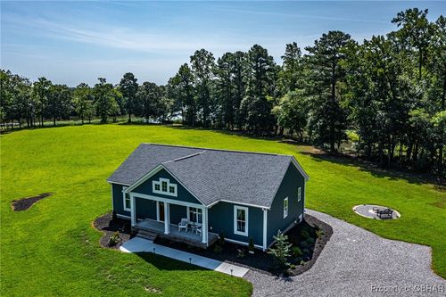 82 Minglewood Ln, Kilmarnock, VA, 22482-3362 | Card Image