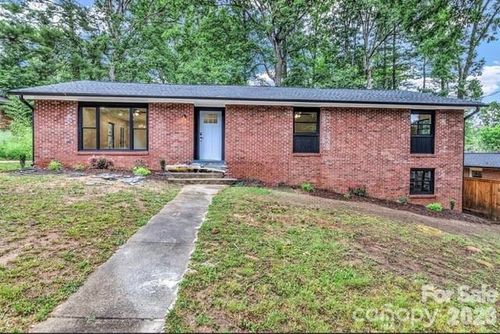 4 Barnes Rd, Asheville, NC, 28803-1807 | Card Image