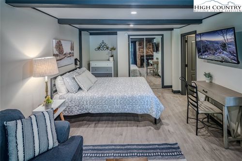 unit-c-24 Creekside Dr, Banner Elk, NC, 28604-6550 | Card Image