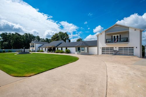 4 Robinwood Dr, Little Rock, AR, 72227-2240 | Card Image