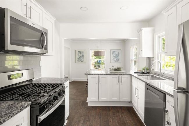 1170 Westmont Rd Sw, House other with 3 bedrooms, 2 bathrooms and null parking in Atlanta GA | Image 5
