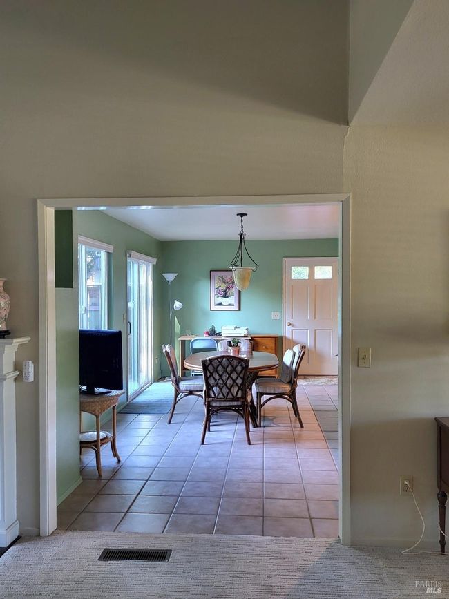 123 Old Oak Ln, House other with 2 bedrooms, 2 bathrooms and 4 parking in Santa Rosa CA | Image 8