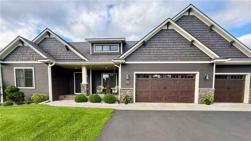 8739 Apple Rd, Eau Claire, WI, 54701-2748 | Card Image