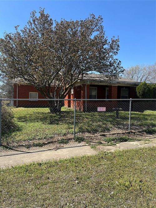 623 E Main St, Holdenville, OK, 74848-5247 | Card Image