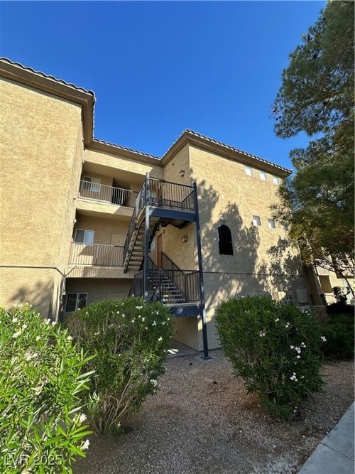 1049-4400 S Jones Blvd, Las Vegas, NV, 89103-3335 | Card Image