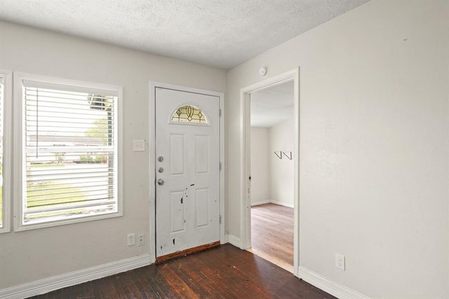 606 W 7 Th St, House other with 3 bedrooms, 1 bathrooms and null parking in Freeport TX | Image 4