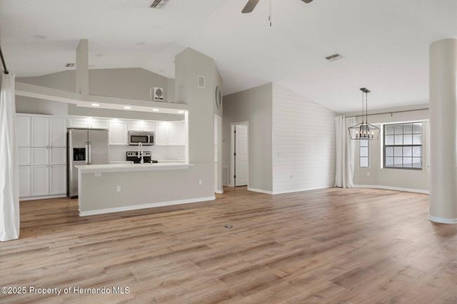 11242 Riddle Dr, House other with 3 bedrooms, 3 bathrooms and null parking in SPRING HILL FL | Image 15