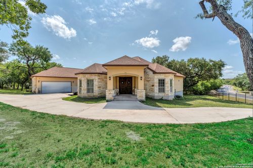 8210 Roy Ln, San Antonio, TX, 78250-4684 | Card Image