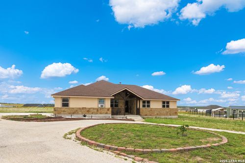 317 Honeysuckle Ln, La Vernia, TX, 78121-4472 | Card Image
