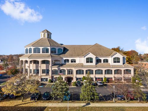 300-penthouse-1 Tiffany Pt, Bloomingdale, IL, 60108-2936 | Card Image