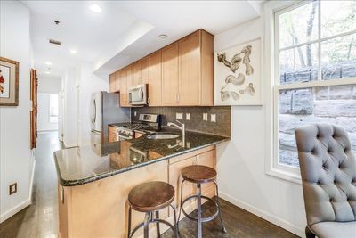 2 - 96 Coles St, Condo with 2 bedrooms, 2 bathrooms and null parking in JC, Downtown NJ | Image 2