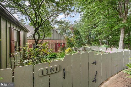 1181 Wicklow Ct, HUMMELSTOWN, PA, 17036-9140 | Card Image