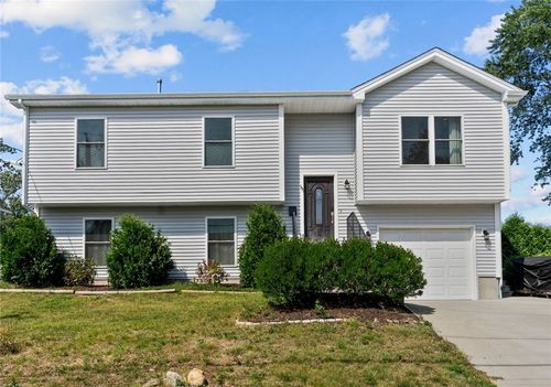 101 Waldron Ave, Cranston, RI, 02910-5330 | Card Image