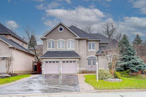 922 Best Cir, Newmarket, ON, L3X2H8 | Card Image