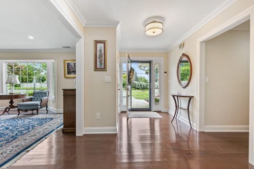 56 Morris Ln S, Scarsdale, NY, 10583-6045 | Card Image