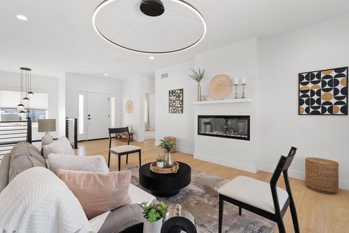 6612 Vista Vly, Windsor, WI, 53598-9120 | Card Image