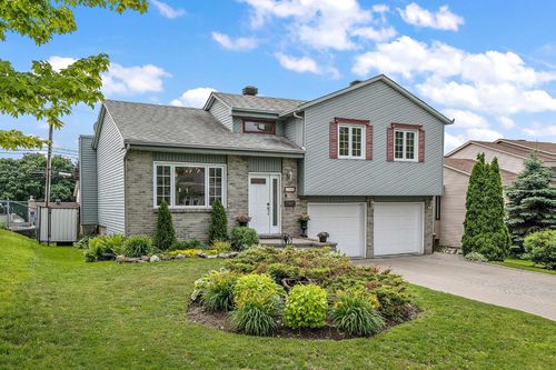 17260 Rue Antoine-Faucon, Montréal, QC, H9J3S8 | Card Image