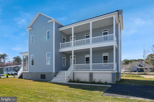 8046 Clarkson Lane, CHINCOTEAGUE, VA, 23336 | Card Image