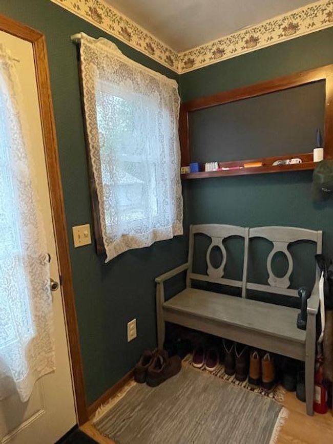Main floor laundry | Image 19