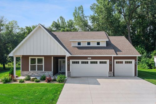 634 E 6th St, Chaska, MN, 55318-2110 | Card Image