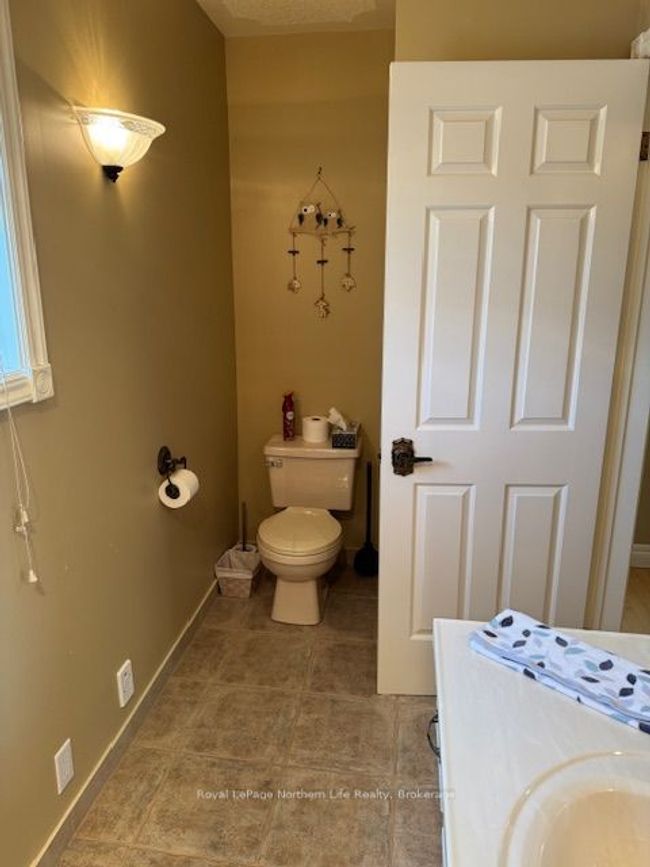 218 Nipissing St, House other with 3 bedrooms, 3 bathrooms and 6 parking in Sturgeon Falls ON | Image 32