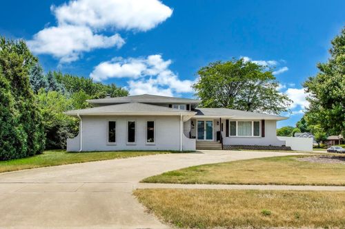 1110 Bluebird Ln, Munster, IN, 46321-3008 | Card Image