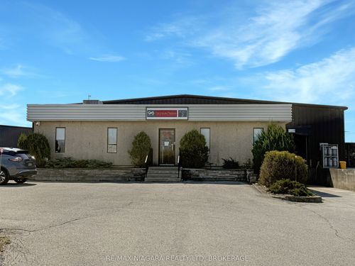 577 Industrial Dr, Fort Erie, ON, L2A5M4 | Card Image
