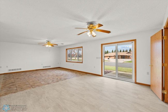 Dining Room/Living Room | Image 15