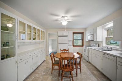 Kitchen | Image 2