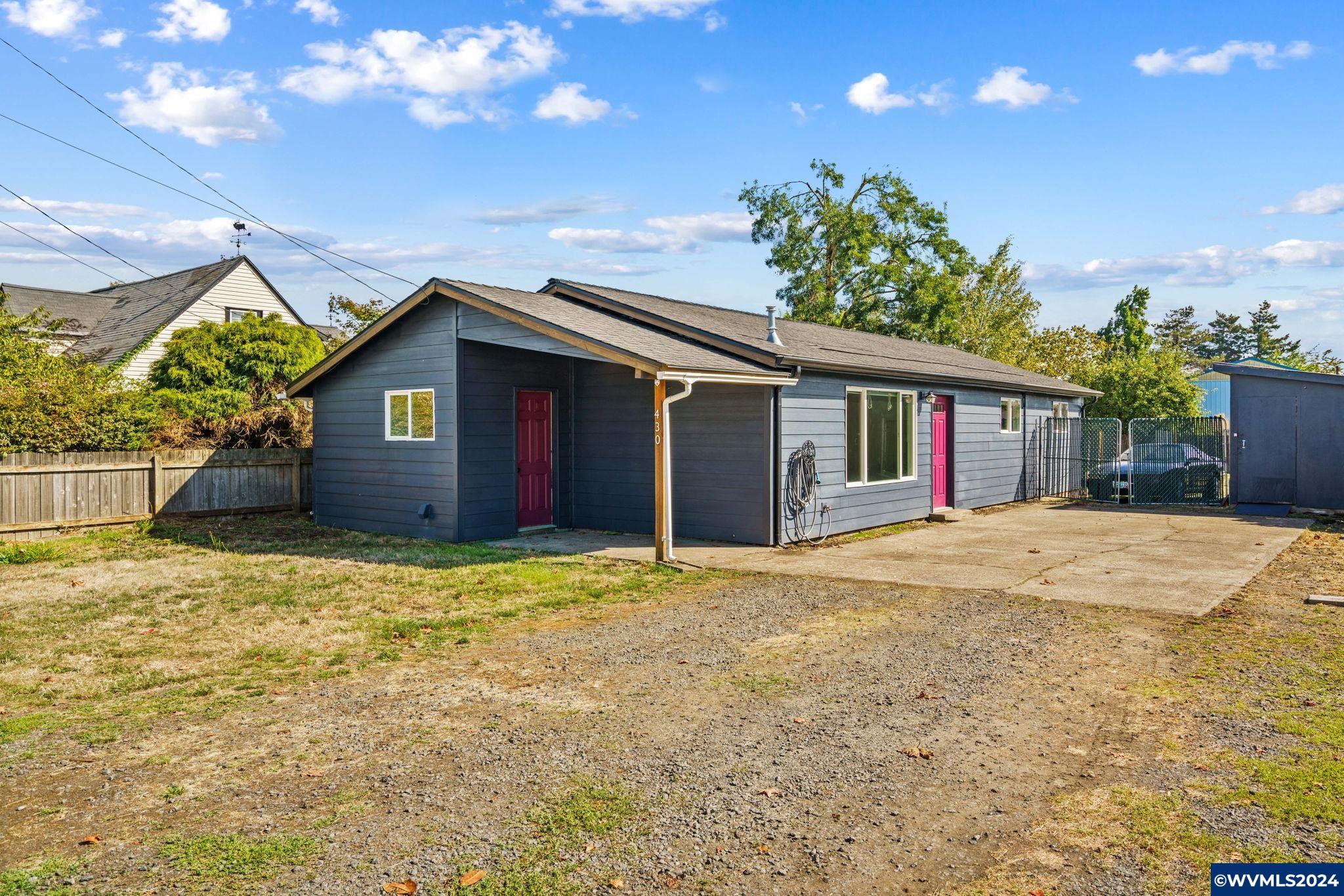 7th St, Harrisburg, OR 97446