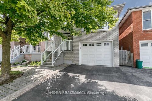 332 Walker Ave, Bradford, ON, L3Z1Y8 | Card Image