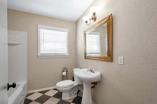 1605 N Big Spring St, Home with 0 bedrooms, 0 bathrooms and null parking in Midland TX | Image 24