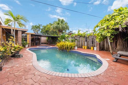 10255 Sw 46th St, Miami, FL, 33165-3268 | Card Image