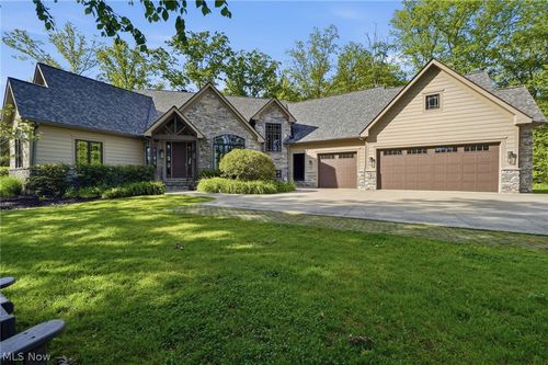 7230 Brighton Park Ct, Chagrin Falls, OH, 44023-3406 | Card Image