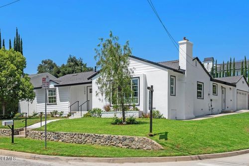 1105 Fairview Dr, La Canada Flintridge, CA, 91011-2360 | Card Image