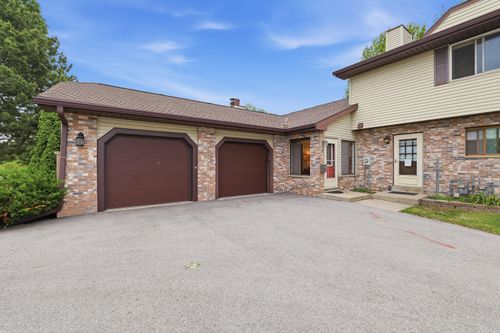 892 Bishop Ct, Fond Du Lac, WI, 54935 | Card Image