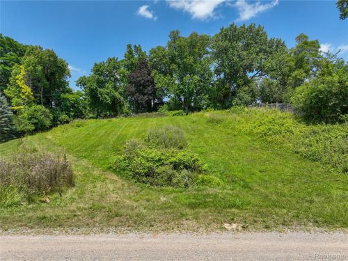 3104 Spring St, West Bloomfield, MI, 48322-1808 | Card Image