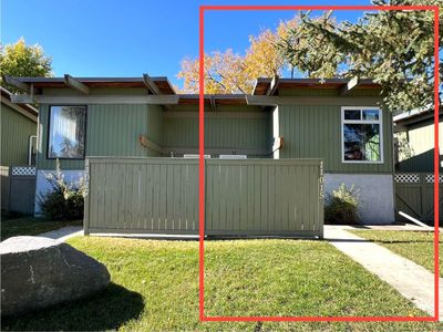 11015 5 St Sw, Home with 2 bedrooms, 1 bathrooms and 4 parking in Calgary AB | Image 3