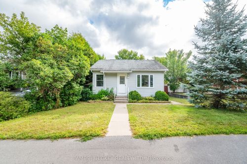 29 Glendale Ave, Deep River, ON, K0J1P0 | Card Image