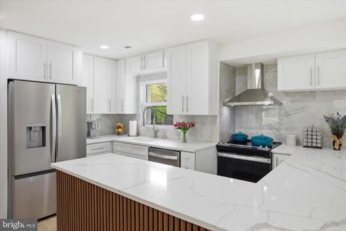 2502 Holly Springs Rd, AMISSVILLE, VA, 20106-1724 | Card Image
