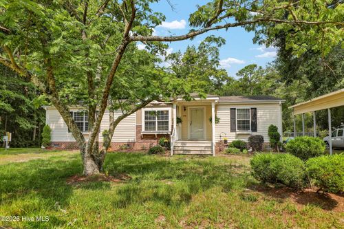 570 King Dr, Hampstead, NC, 28443-2743 | Card Image