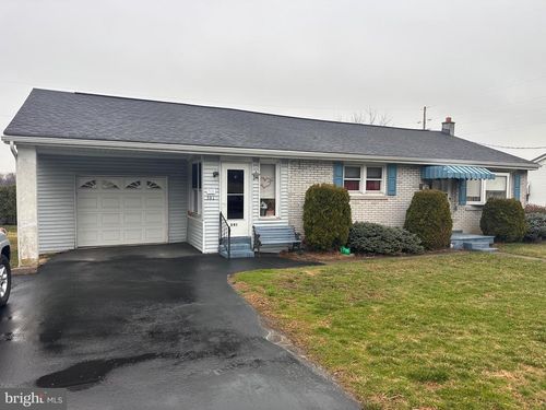 591 State St, MERTZTOWN, PA, 19539-9136 | Card Image