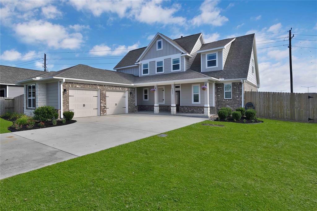 Meadowlands Cir, Baytown, TX 77523