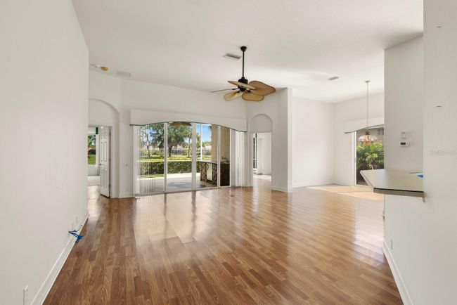 8771 52 Nd Ave E, House other with 2 bedrooms, 2 bathrooms and null parking in BRADENTON FL | Image 7