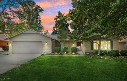 8746 Barton Dr, Strongsville, OH, 44149-2034 | Card Image