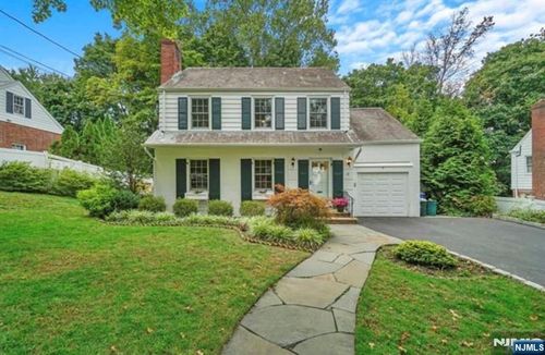 12 Lawrence Pkwy, Tenafly, NJ, 07670-2706 | Card Image